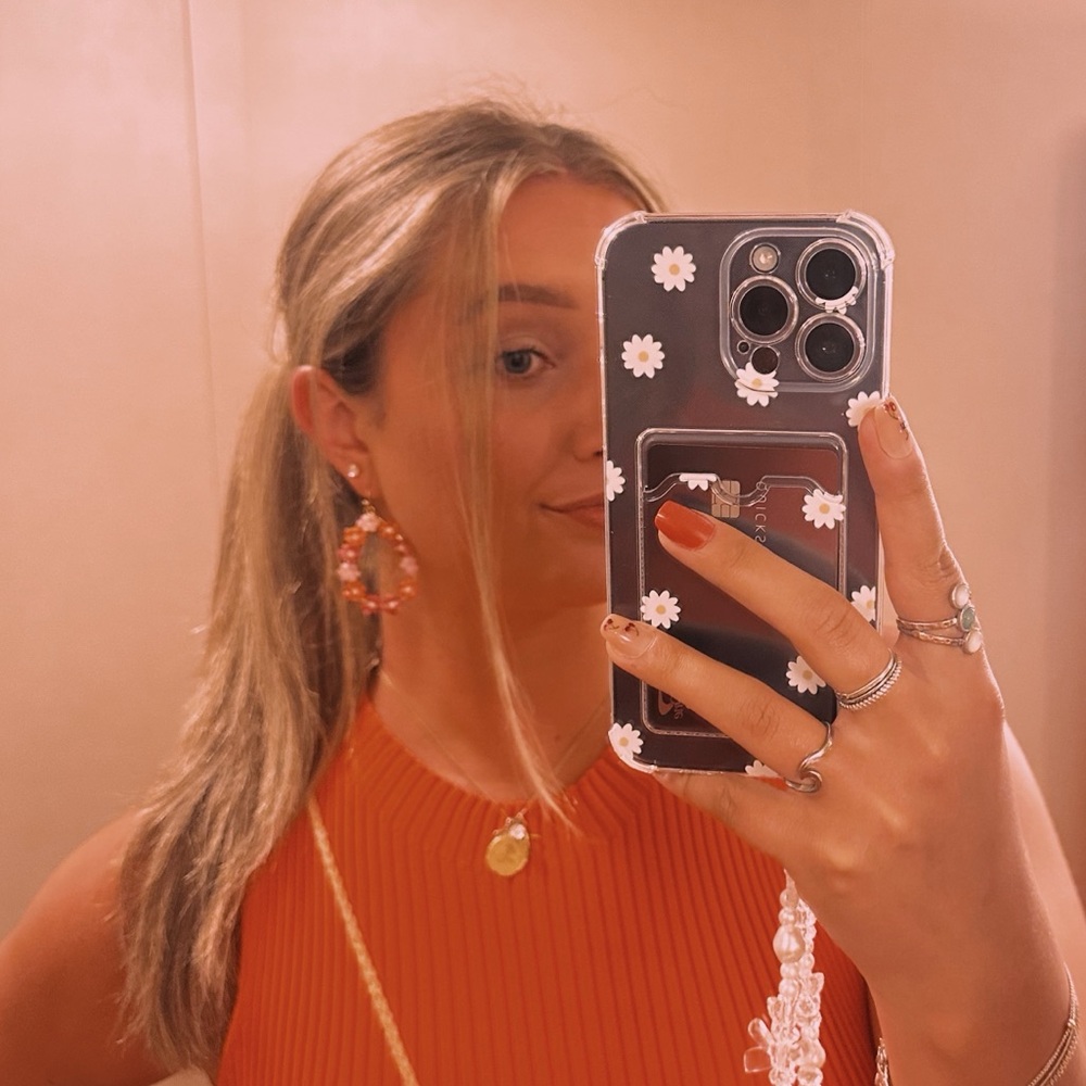 Meet your Posher, Laura